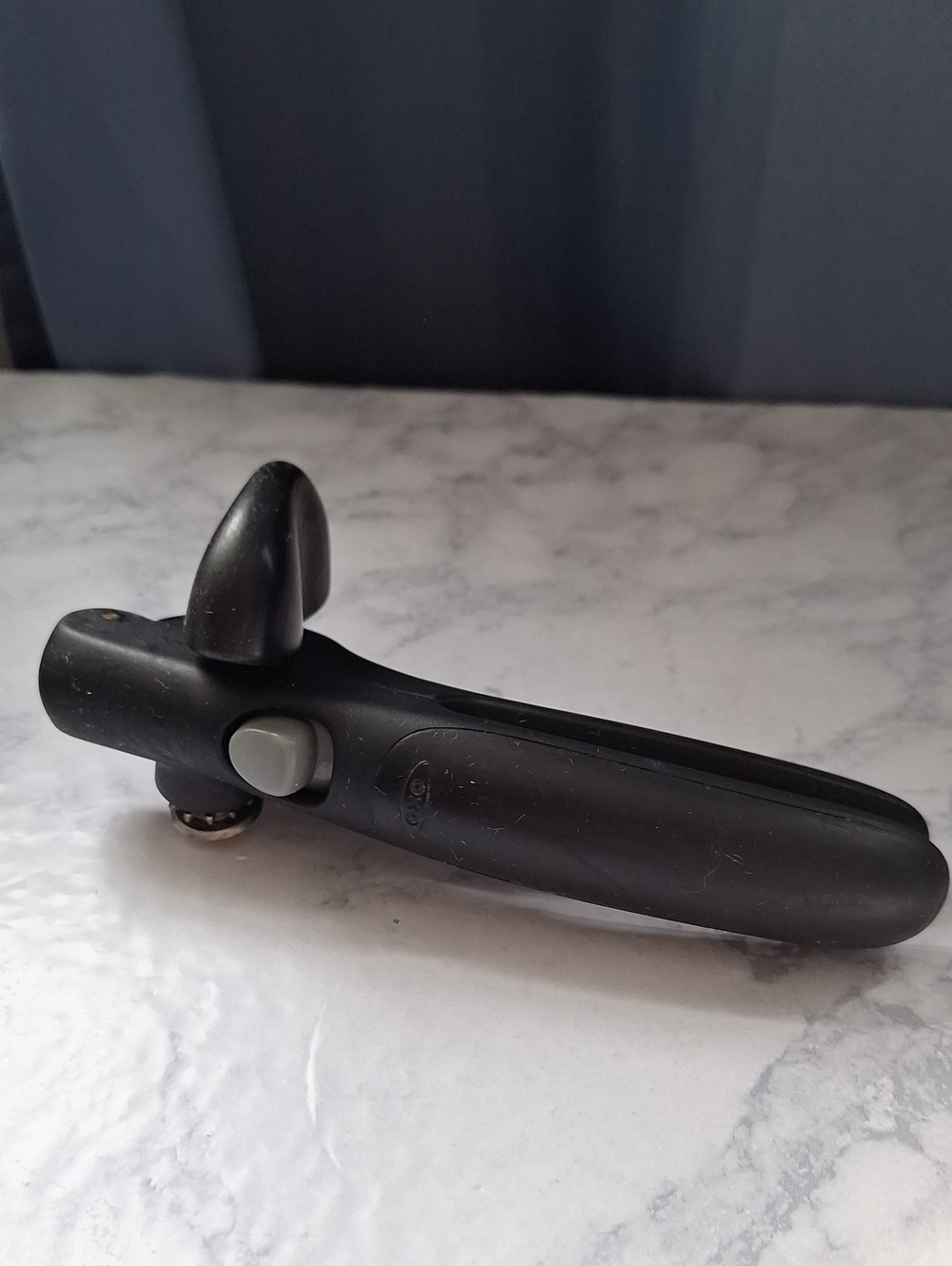 XOXO Black Can Opener with Gray Release Button
